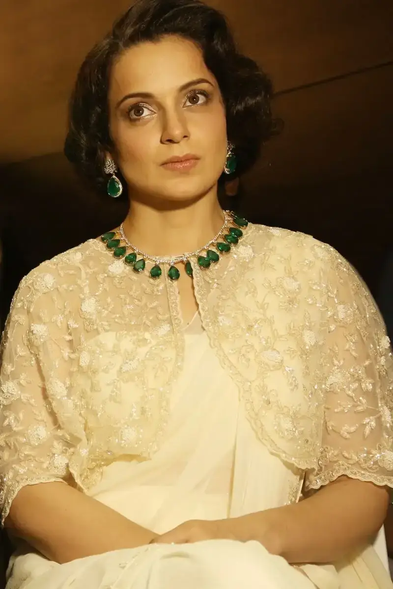 Kangana Ranaut in White Saree at Chandramukhi 2 Movie Press Meet